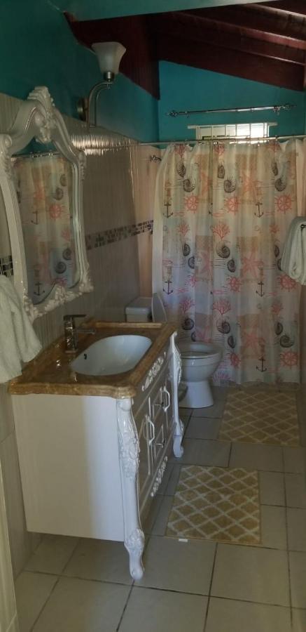 Chaudhry Holiday House Montego Bay Esterno foto