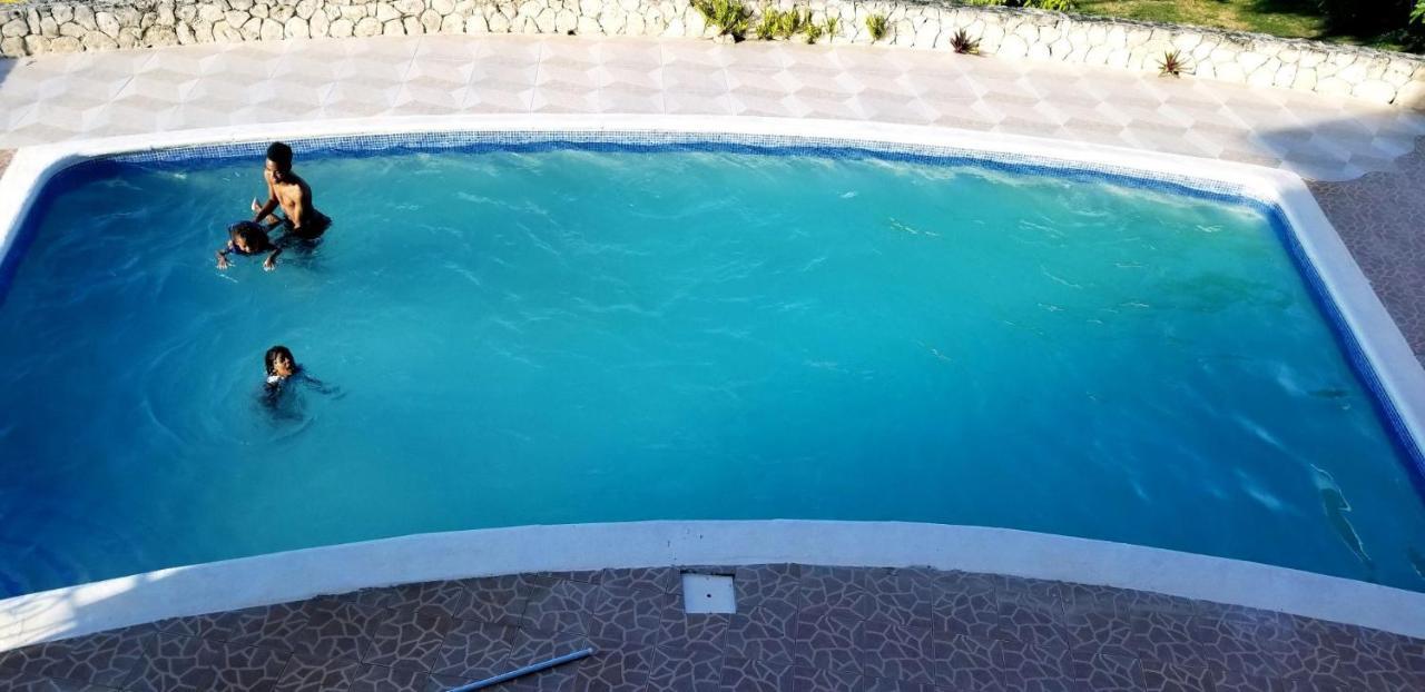 Chaudhry Holiday House Montego Bay Esterno foto