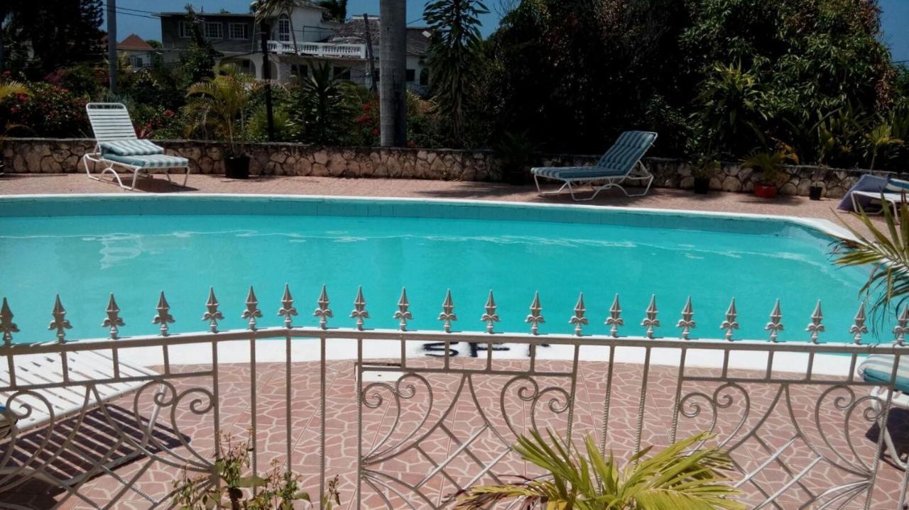 Chaudhry Holiday House Montego Bay Esterno foto