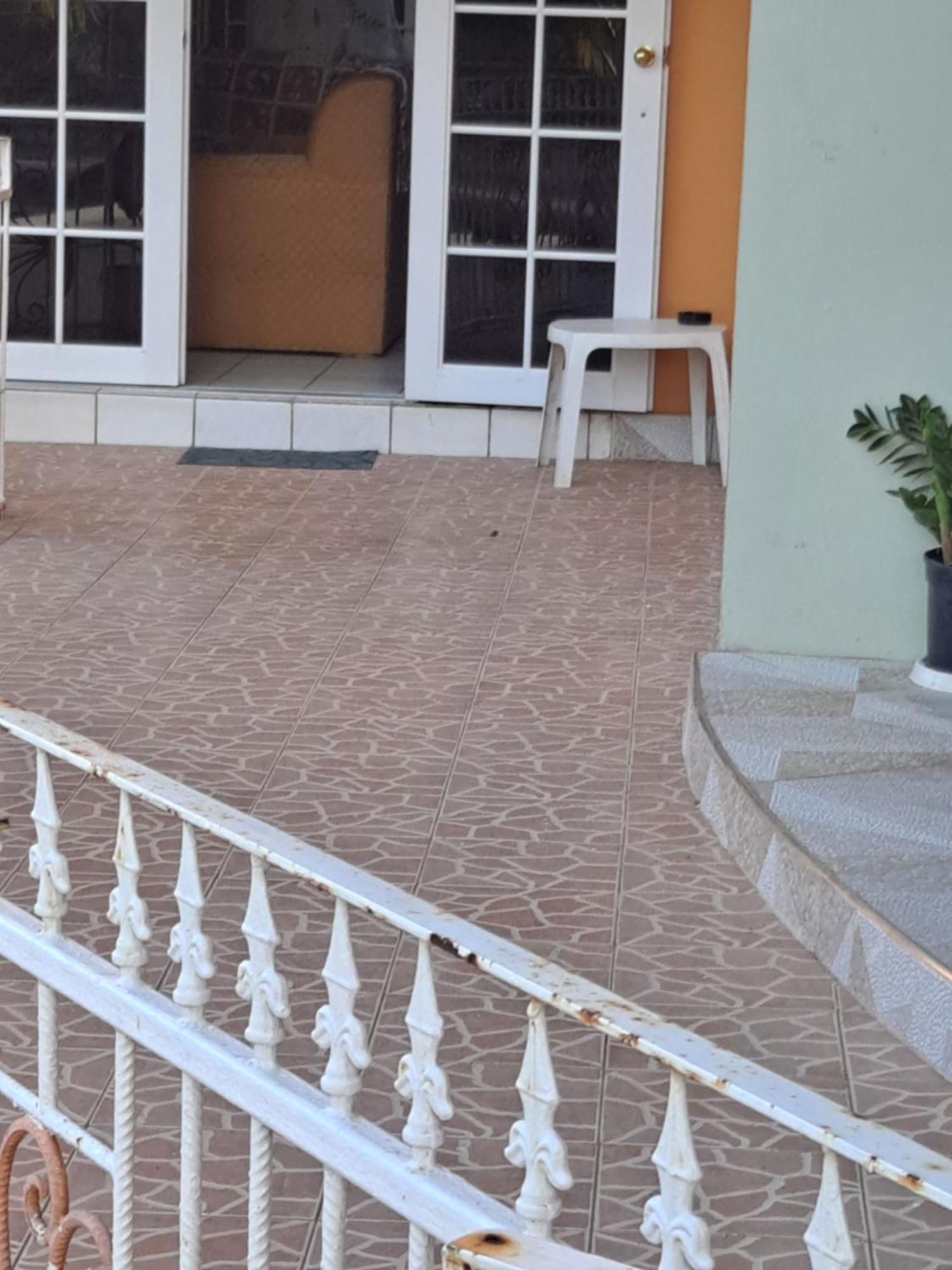 Chaudhry Holiday House Montego Bay Esterno foto